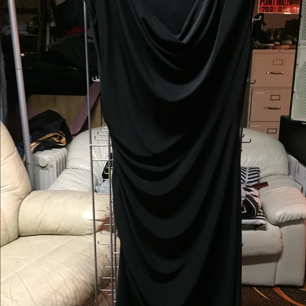 Women’s draped neck sleeveless black dress Size L